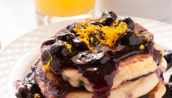 Gluten Free Meyer Lemon and Blueberry Pancakes Pineappleandcoconut.com #glutenfree  (6)