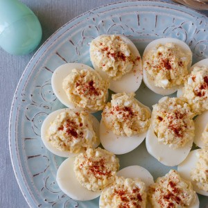 Easy Cottage Cheese Deviled Eggs PineappleandCoconut.com #healthy (4)