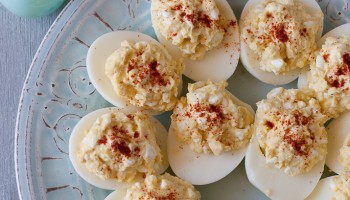 Easy Cottage Cheese Deviled Eggs PineappleandCoconut.com #healthy (4)
