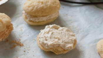 Pineapple Whoopie Pies with Coconut Marshmallow Cream Filling Pineappleandcoconut.com #leftoversclub #pineapple #coconut  (3)