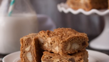 Pina Colada Blondies #pinacocallthethings PineappleandCoconut (5)