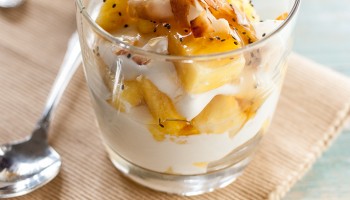 Pina Colada Yogurt Parfait Pineappleandcoconut.com #pineapple #coconut #healthy (3)