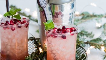 Pomegranate Passionfruit Rum Fizz www.pineappleandococnut.com #Drinkmas