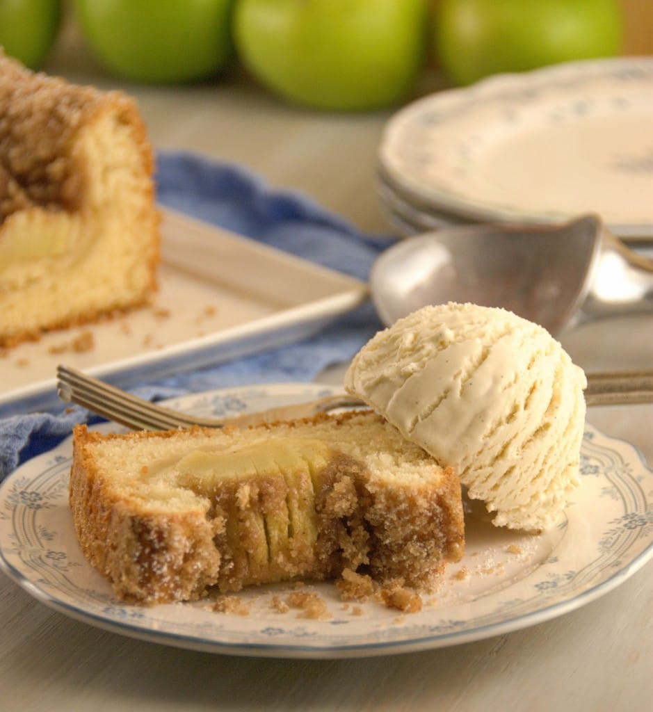 Apfelkuchen Bavarian Apple Cake pineappleandcoconut.com