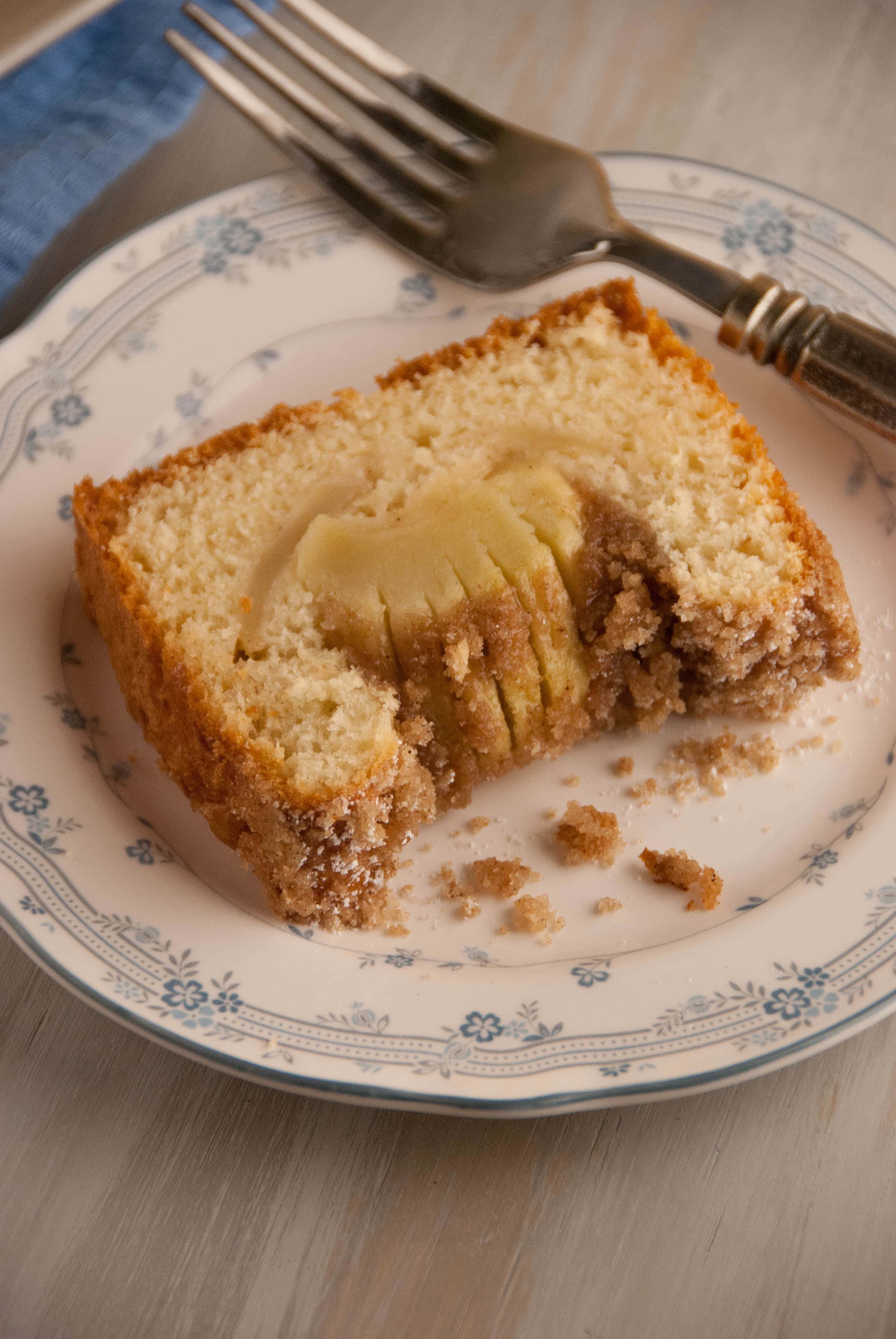 Apfelkuchen - Bavarian Apple Cake from pineappleandcoconut.com