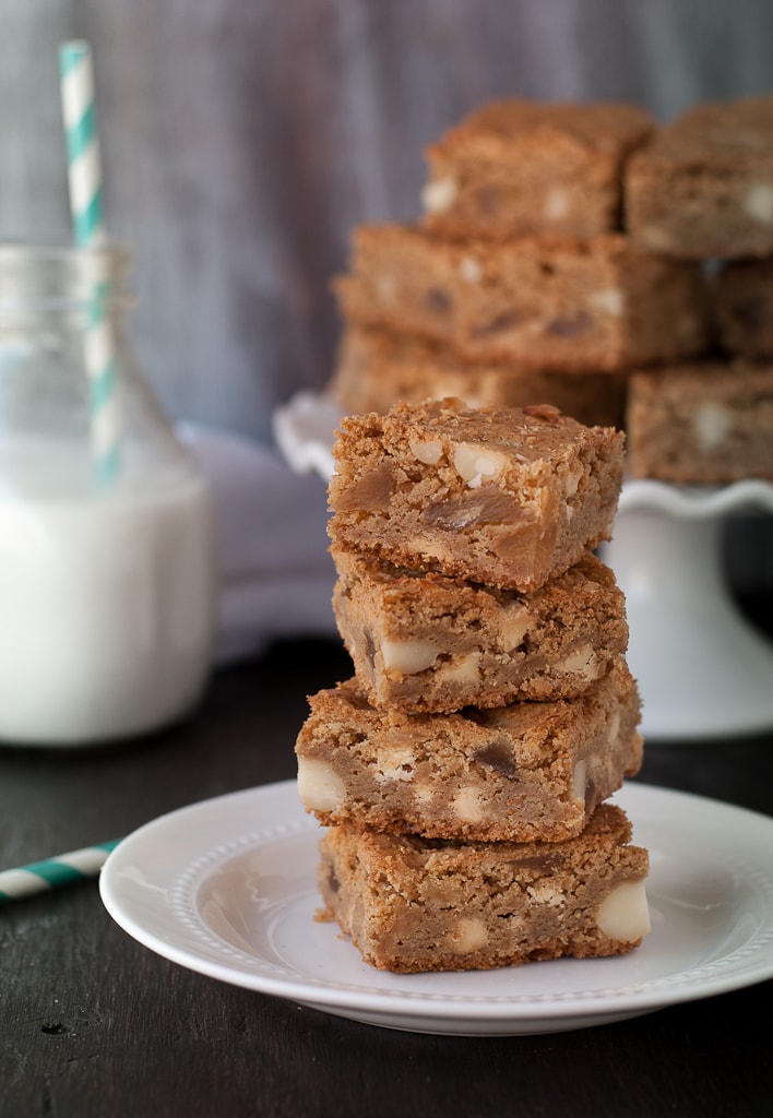Brown Butter Pina Colada Blondies #pinacocallthethings www.PineappleandCoconut.com