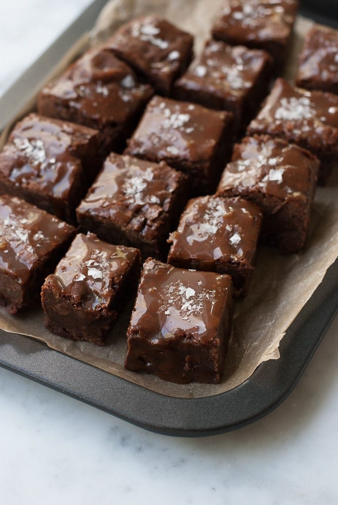 Salted Caramel Brownies Vs. Salted Caramel Brownies #LeftoversClub @pinacocoblog www.pineapplecoconut (10)