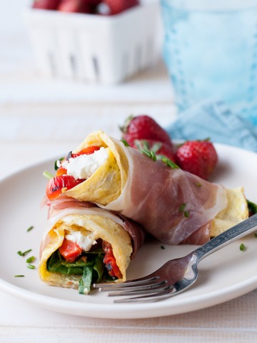 Prosciutto wrapped omelets with spinach, roasted red pepper and goat cheese www.pineappleandcoconut.com