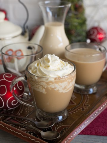 Aprés Ski Boozy Tea (with homemade vanilla maple creamer) for #holidayfoodparty