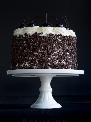 Schwarzwälder Kirschtorte (Black Forest Cake) www.pineappleandcoconut.com