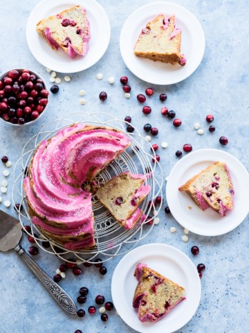 Sparkling Prosecco Cranberry Bundt Cake www.pineappleandoconut.com