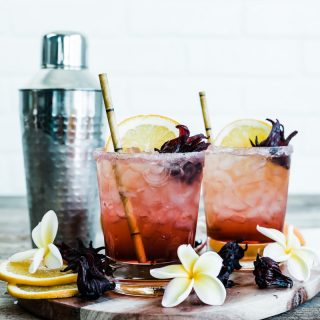 Sparkling Spiced Hibiscus Cocktail www.pineappleandcoconut.com