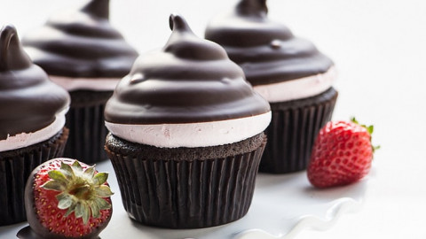 Chocolate Dipped Strawberry Hi Hat Cupcakes (Gluten Free)