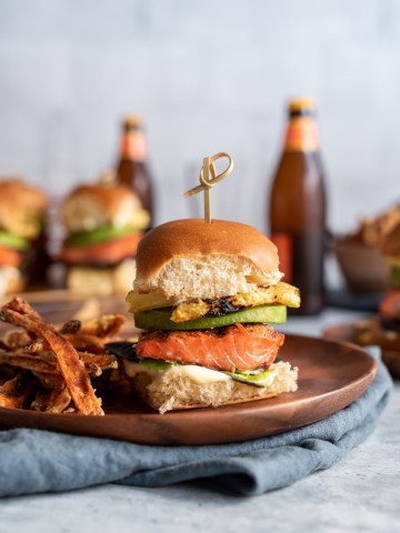 Jamaican Jerk Salmon sliders with grilled pineapple and crispy sweet potato fries www.pineappleandoconut.com